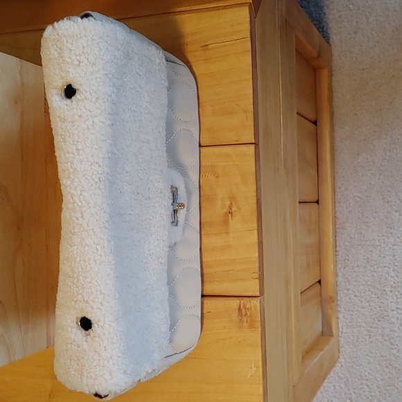 🍁NWOT Quilted Taupe & Sherpa handbag - Picture 2 of 12